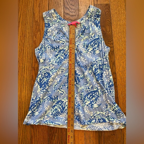 Lilly Pulitzer Essie Top Shirt Blue White Peri Turtley Awesome Size Small - Picture 4 of 7